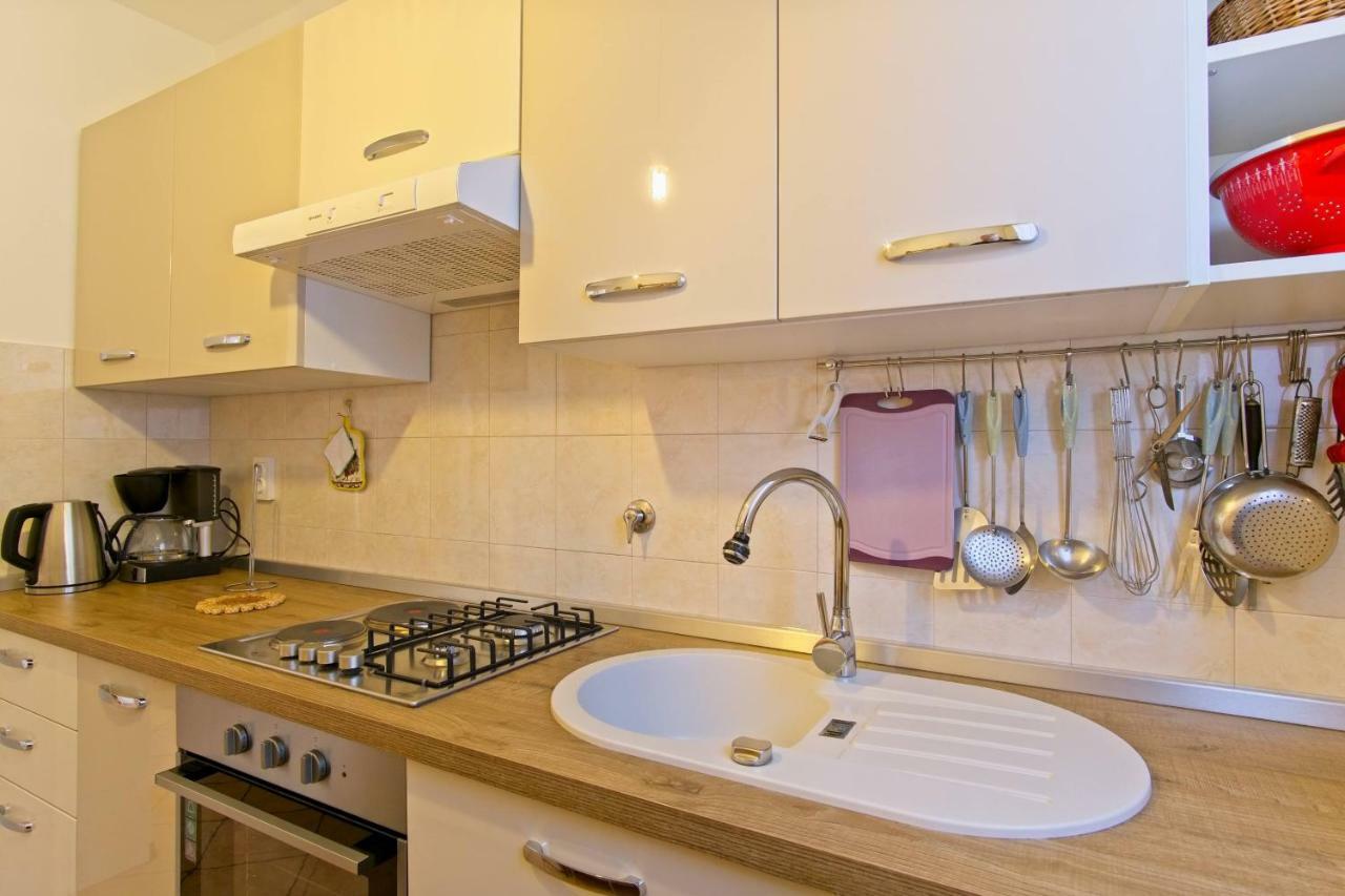 Apartmani Dorita Mali Losinj Exterior photo